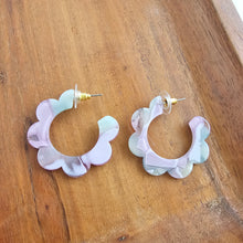 Load image into Gallery viewer, Flora Hoops - Lilac Quartz