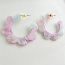 Load image into Gallery viewer, Flora Hoops - Lilac Quartz