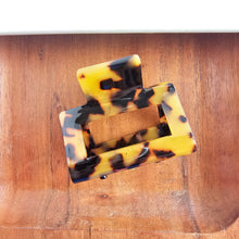 Load image into Gallery viewer, Carly Hair Claw - Tortoise