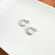 Load image into Gallery viewer, Luxe Selena Hoops - Mini - Silver