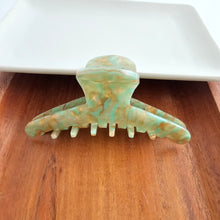 Load image into Gallery viewer, Callie Hair Claw - Champagne Mint