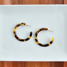 Load image into Gallery viewer, Camy Hoops - Tortoise
