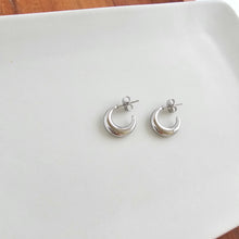 Load image into Gallery viewer, Luxe Selena Hoops - Mini - Silver