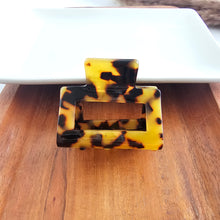 Load image into Gallery viewer, Carly Hair Claw - Tortoise