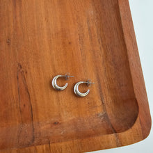 Load image into Gallery viewer, Luxe Selena Hoops - Mini - Silver
