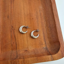Load image into Gallery viewer, Luxe Selena Hoops - Silver