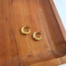 Load image into Gallery viewer, Luxe Selena Hoops - Gold