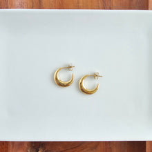 Load image into Gallery viewer, Luxe Selena Hoops - Gold