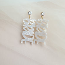 Load image into Gallery viewer, Bride Earrings