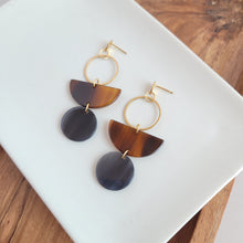 Load image into Gallery viewer, Wren Earrings - Walnut & Black