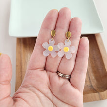 Load image into Gallery viewer, Dainty Daisy Earrings