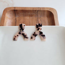 Load image into Gallery viewer, Ruby Earrings - Blonde Tortoise