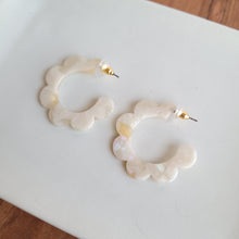 Load image into Gallery viewer, Flora Hoops - Cream