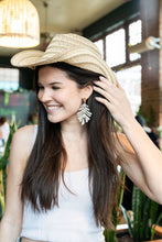 Load image into Gallery viewer, Palm Earrings - Seashell