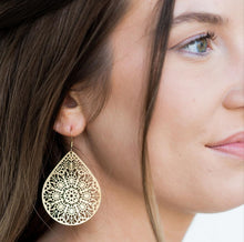 Load image into Gallery viewer, Camilla Pendant Earrings