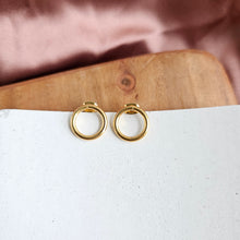Load image into Gallery viewer, Luxe Gold Oriana Studs - Medium