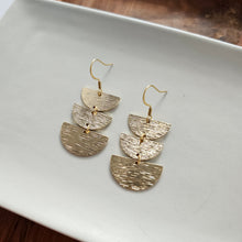 Load image into Gallery viewer, Kinsley Earrings - Gold
