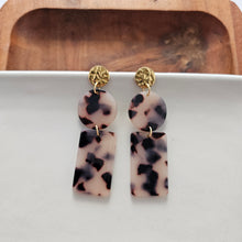 Load image into Gallery viewer, Nora Earrings - Blonde Tortoise
