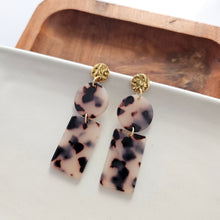 Load image into Gallery viewer, Nora Earrings - Blonde Tortoise
