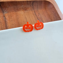 Load image into Gallery viewer, Jack O&#39; Lantern Pumpkin Studs - Orange Glitter
