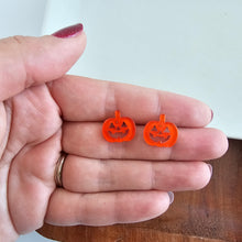 Load image into Gallery viewer, Jack O&#39; Lantern Pumpkin Studs - Orange Glitter
