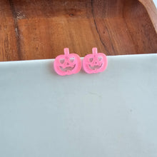 Load image into Gallery viewer, Jack O&#39; Lantern Pumpkin Studs - Pink Glitter
