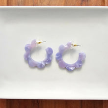 Load image into Gallery viewer, Flora Hoops - Lavender Haze
