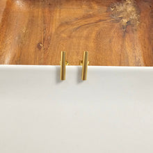 Load image into Gallery viewer, Luxe Bar Studs - Gold
