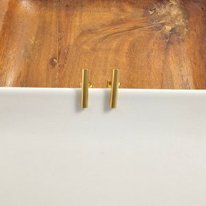 Luxe Bar Studs - Gold