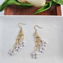 Load image into Gallery viewer, Bloom Earrings - Pearl
