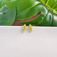 Load image into Gallery viewer, Leaf Studs - Fern Green
