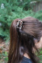 Load image into Gallery viewer, Carly Hair Claw - Chai Tea

