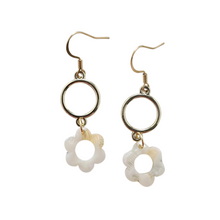 Load image into Gallery viewer, Poppy Earrings - Cream
