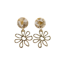 Load image into Gallery viewer, Lily Earrings - Daffodil