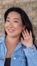 Load image into Gallery viewer, Luxe Starburst Studs - Silver