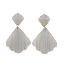 Load image into Gallery viewer, Ariel Earrings - Seashell
