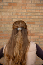 Load image into Gallery viewer, Carly Hair Claw - Giraffe