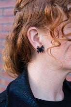 Load image into Gallery viewer, Spider Studs - Black
