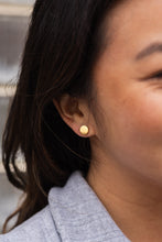 Load image into Gallery viewer, Luxe Circle Studs - Gold
