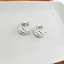 Load image into Gallery viewer, Luxe Treya Hoops - Silver