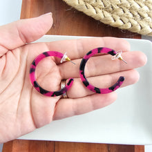 Load image into Gallery viewer, Camy Hoops - Fuchsia Tortoise
