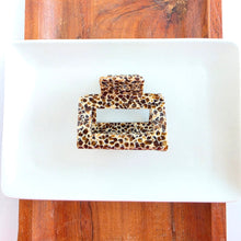 Load image into Gallery viewer, Carly Hair Claw - Giraffe