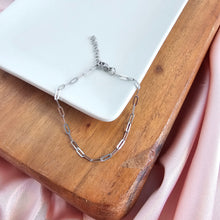 Load image into Gallery viewer, Luxe Silver Delicate Paper Clip Bracelet
