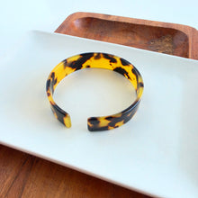 Load image into Gallery viewer, Brynn Bracelet - Tortoise - Standard