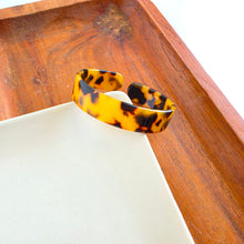Load image into Gallery viewer, Brynn Bracelet - Tortoise - Small
