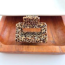 Load image into Gallery viewer, Carly Hair Claw - Giraffe