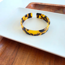 Load image into Gallery viewer, Brynn Bracelet - Tortoise - Standard