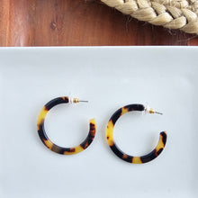 Load image into Gallery viewer, Camy Hoops - Tortoise
