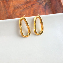 Load image into Gallery viewer, Luxe Odessa Studs - Gold