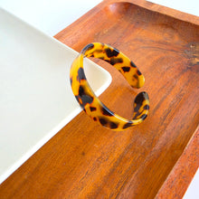 Load image into Gallery viewer, Brynn Bracelet - Tortoise - Small